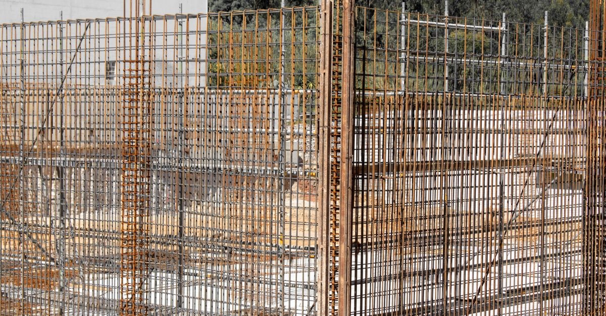Straight, Strong, and Square: A DIY Guide to Building Forms for Concrete Posts