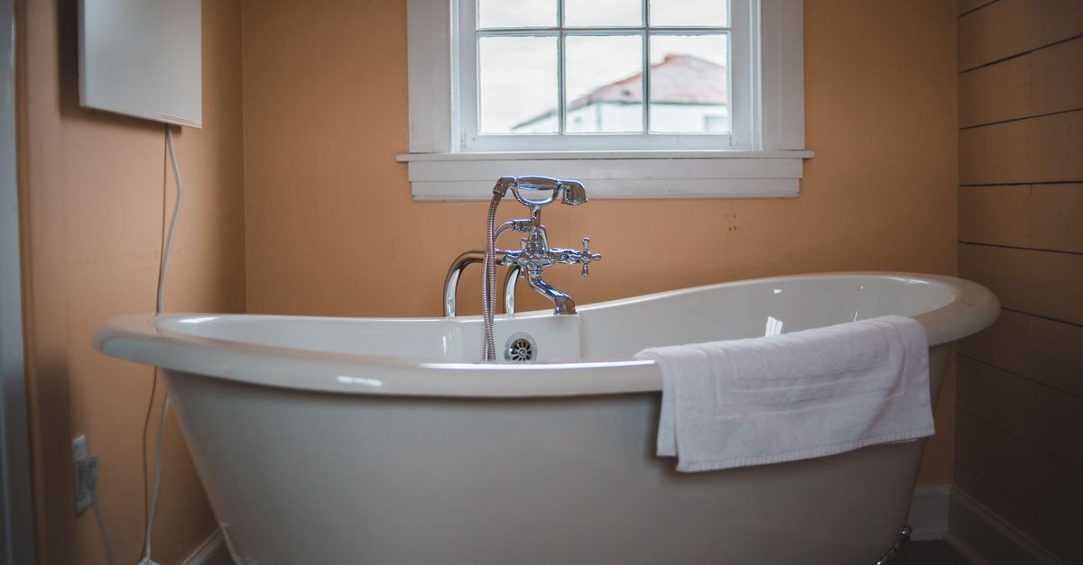 From Antique to Amazing: Essential Tips for Renovating Bathrooms in Older Buildings