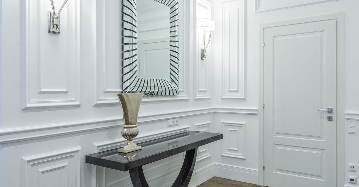 Glow Right at the Door: Choosing Table Lamps That Elevate Your Entryway Dresser