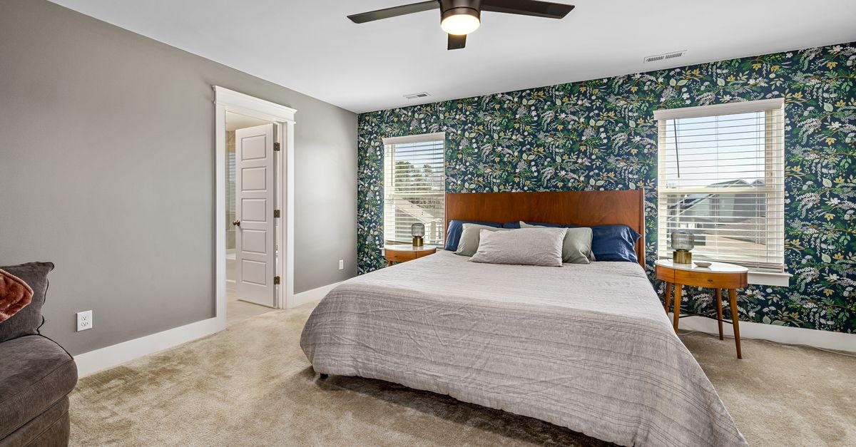 Stick-On Style: How to Pick the Perfect Peel‑and‑Stick Wallpaper for a Standout Accent Wall