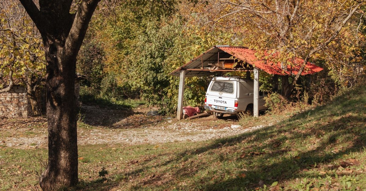 From Sheet to Shelter: A Step-by-Step DIY Carport with Trapezoidal Metal Panels