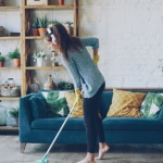 One Week to a Calm, Clutter-Free Living Room: A Simple Cleaning Plan You’ll Love